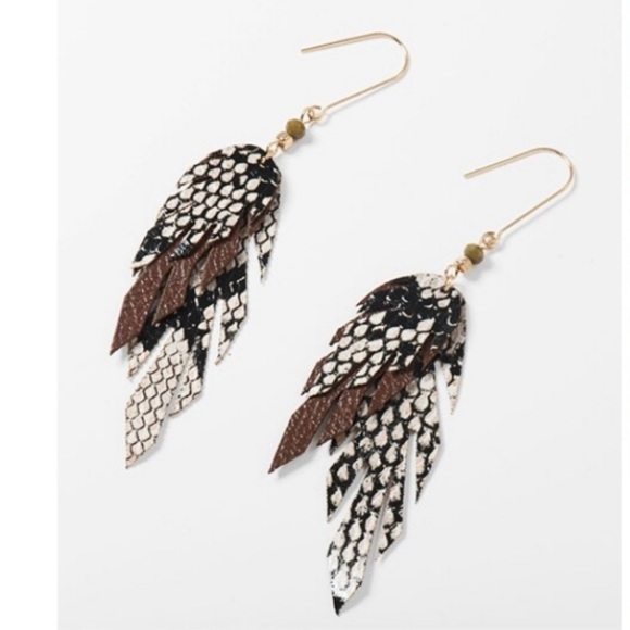 Artisan Fall Leather Feather Dangle Earrings Brown - Picture 4 of 8